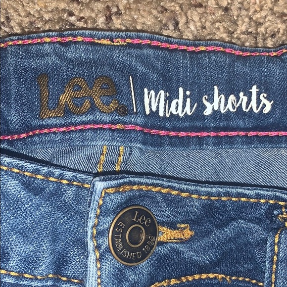 Denim shorts - Picture 2 of 2